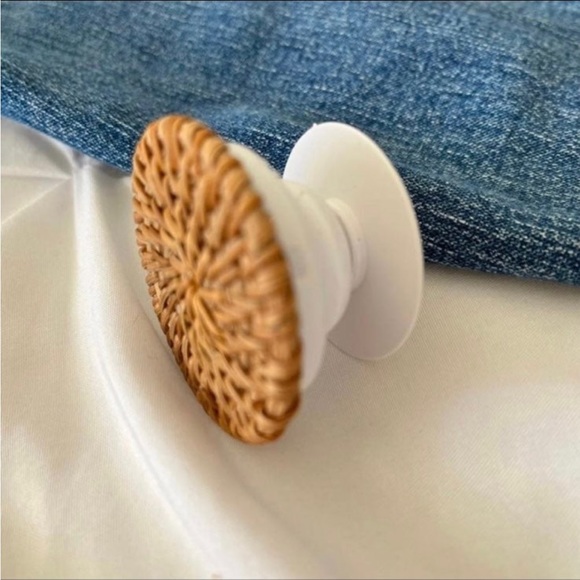 NWT Brown Rattan Wicker Phone Popsocket - Picture 2 of 2